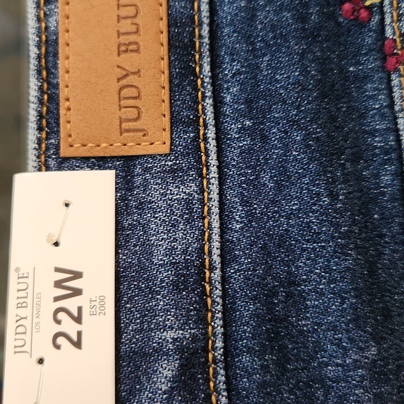 Jeans - Picture 2 of 8